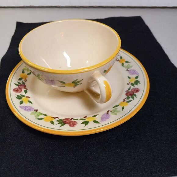 Vintage Franciscan Small Fruit design Cup/Saucer Cottagecore Grandmacore Kitsch - Picture 2 of 9